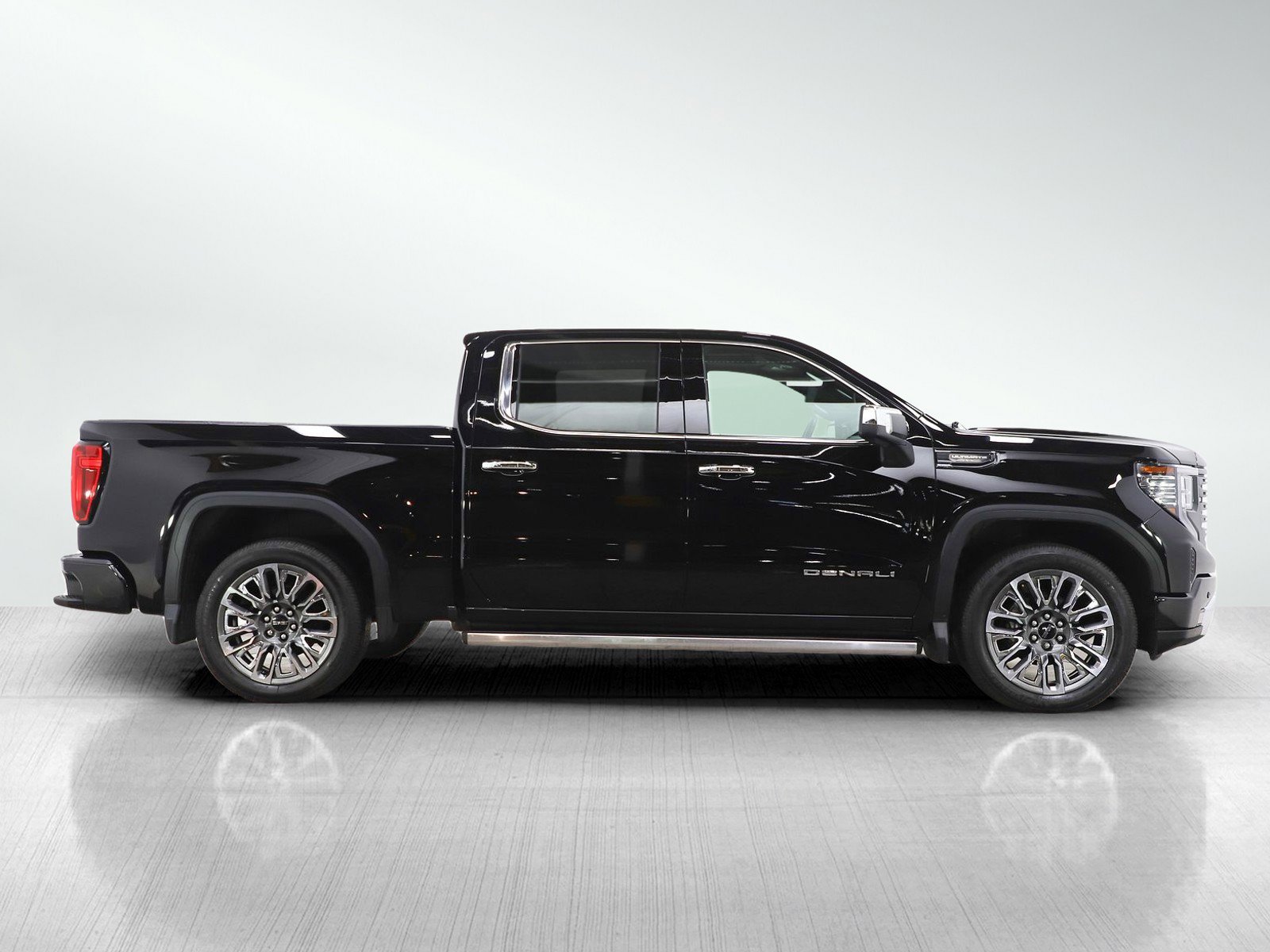 Used 2023 GMC Sierra 1500 Denali Ultimate AWD/4WD image 6