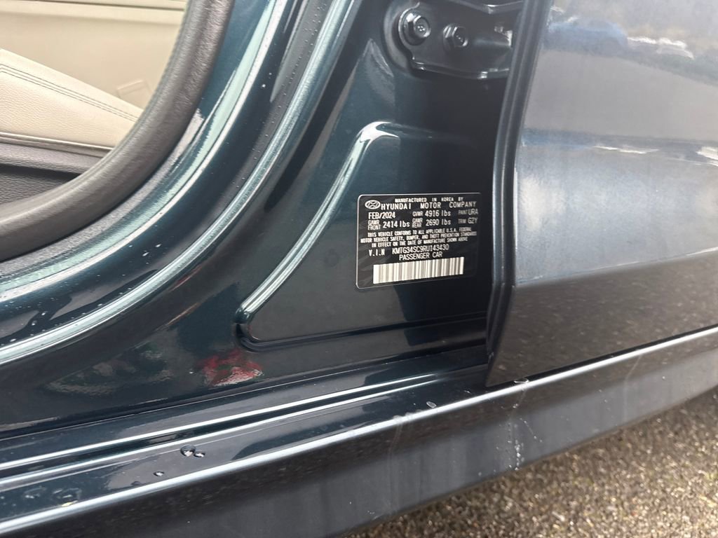 Used 2024 Genesis G70 2.5T image 17