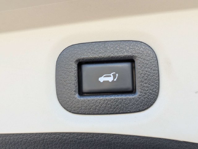 Used 2017 Nissan Rogue SL w/ SL Premium Package FWD image 14