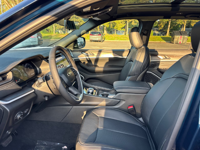 New 2027 Jeep Grand Cherokee Limited AWD/4WD image 6