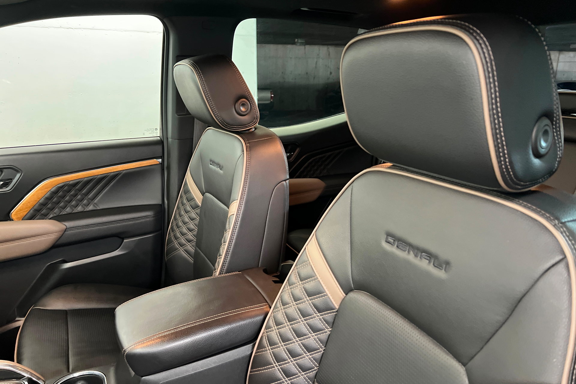 Used 2023 GMC Canyon Denali AWD/4WD image 18