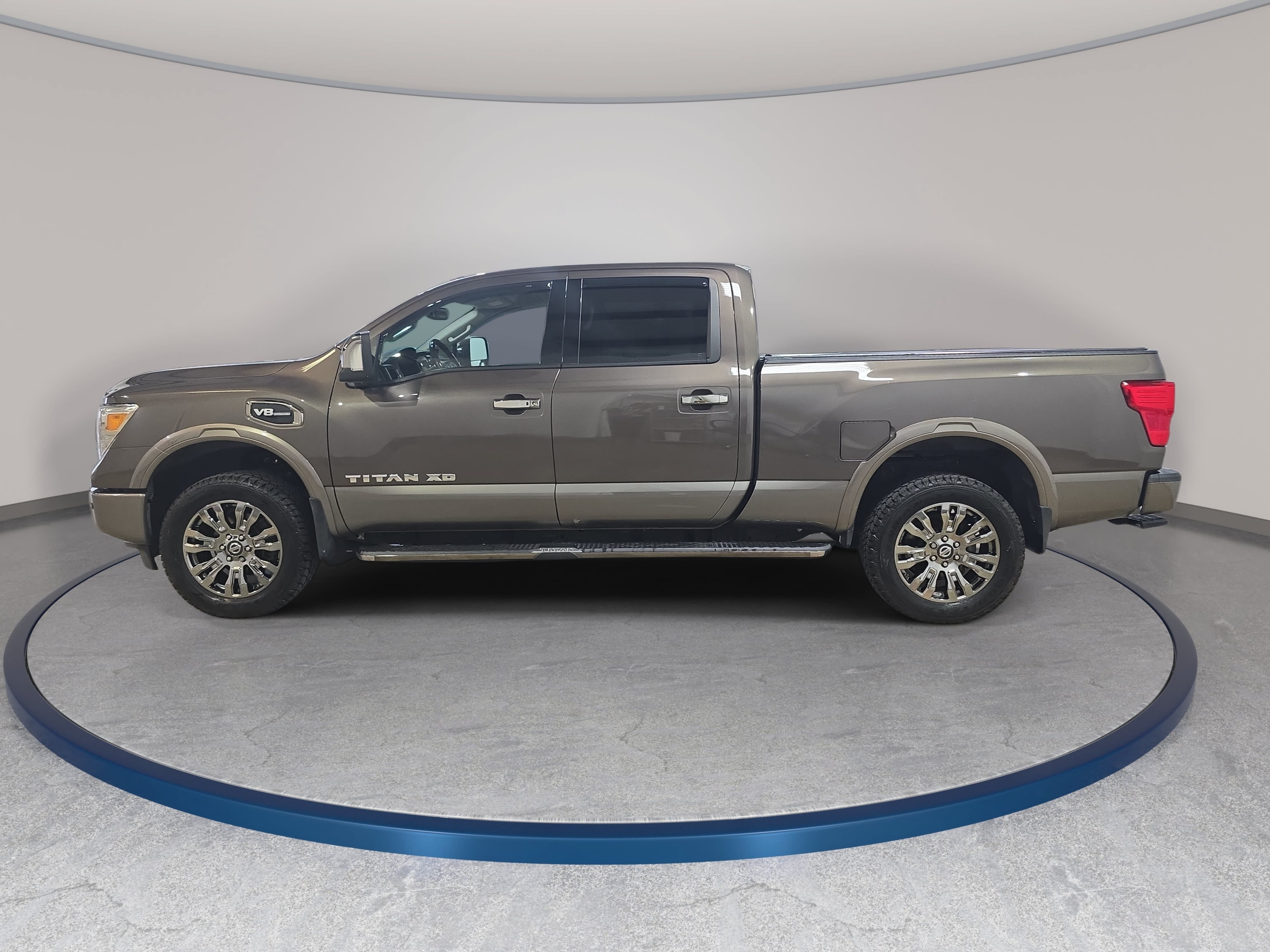 Used 2017 Nissan Titan Platinum Reserve AWD/4WD image 9