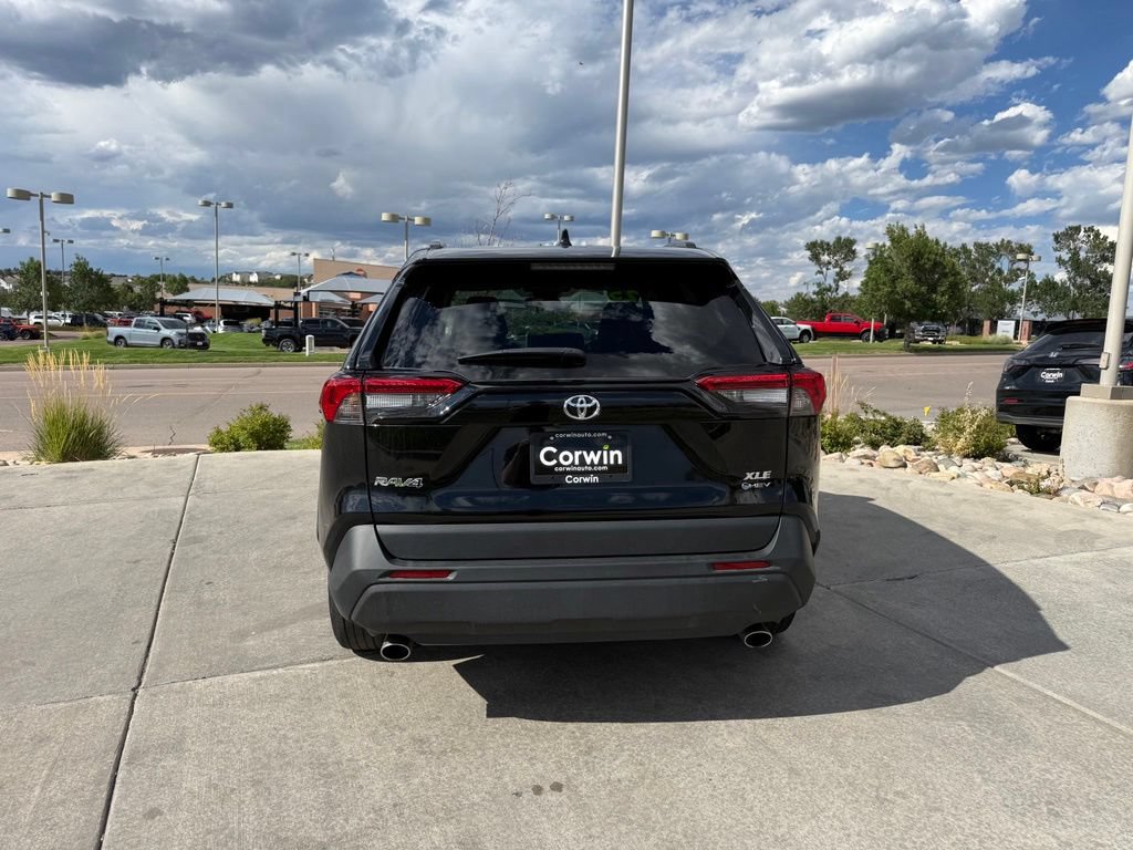 Used 2025 Toyota RAV4 XLE AWD/4WD image 7