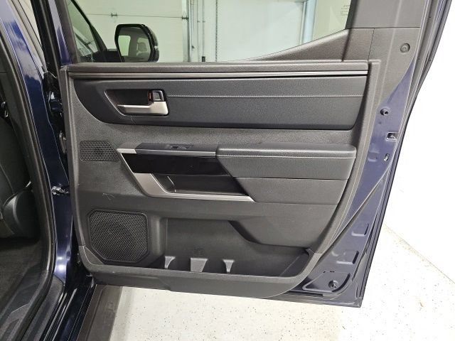 Used 2025 Toyota Tundra Limited AWD/4WD image 35