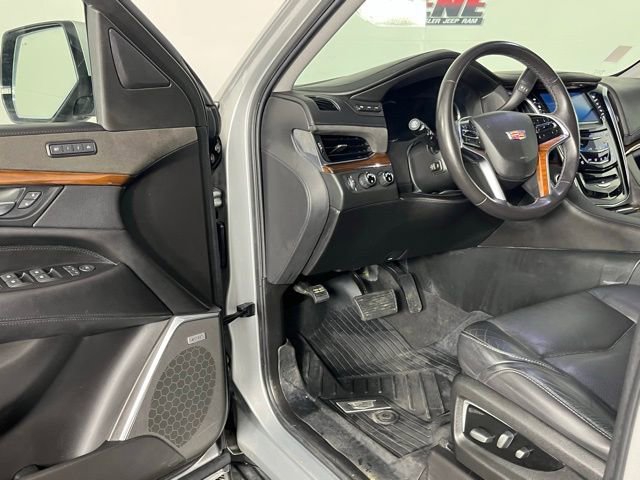 Used 2018 Cadillac Escalade ESV Luxury w/ LPO, Radiant Package image 20