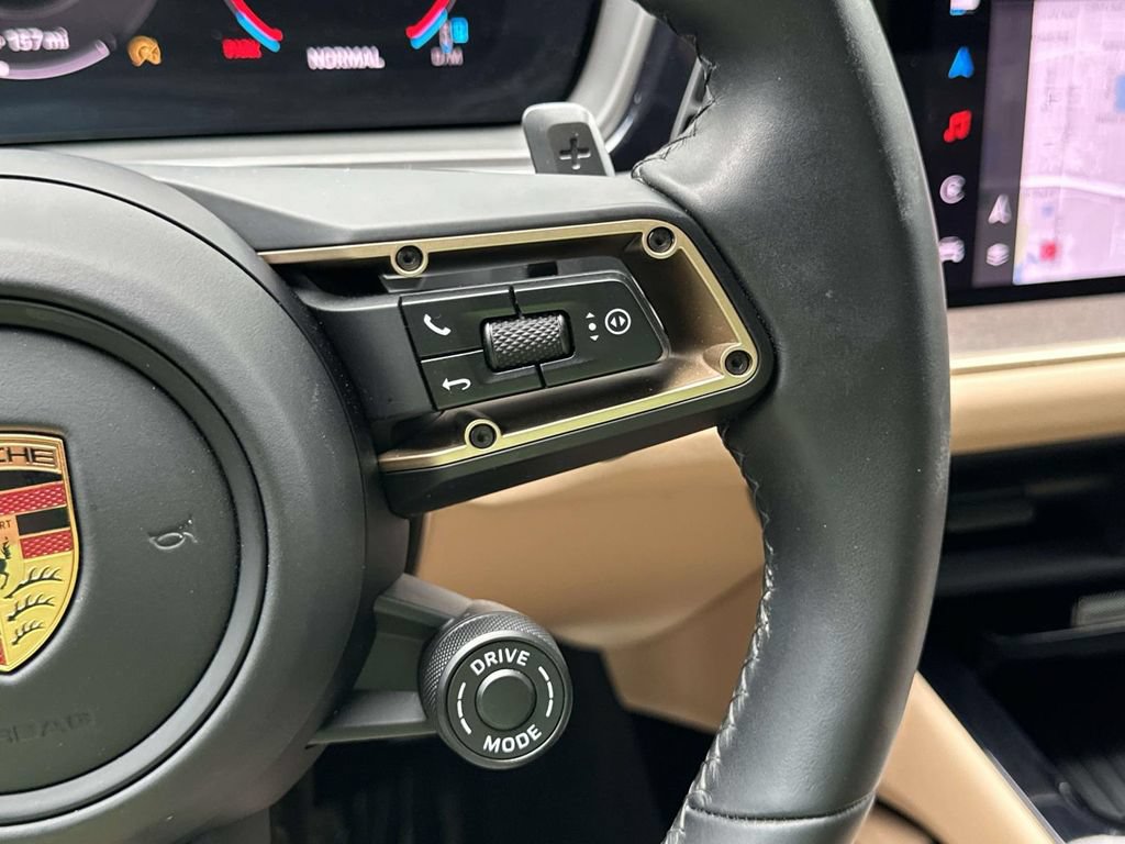 Certified 2025 Porsche Cayenne S AWD/4WD image 23
