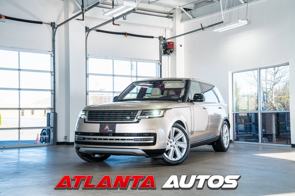 Used 2023 Land Rover Range Rover Long Wheelbase SE image 1