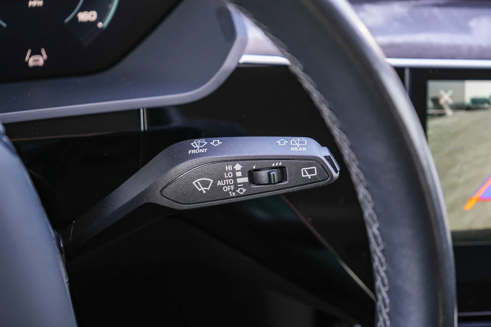 Used 2024 Audi Q8 e-tron Premium AWD/4WD image 36