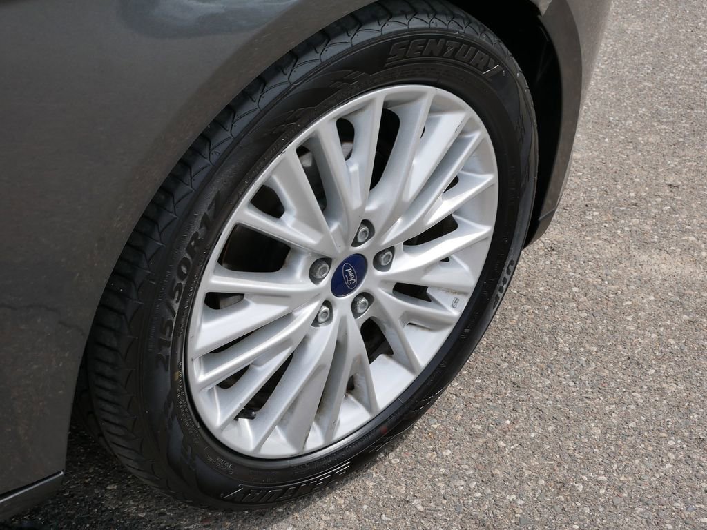 Used 2017 Ford Focus Titanium image 9