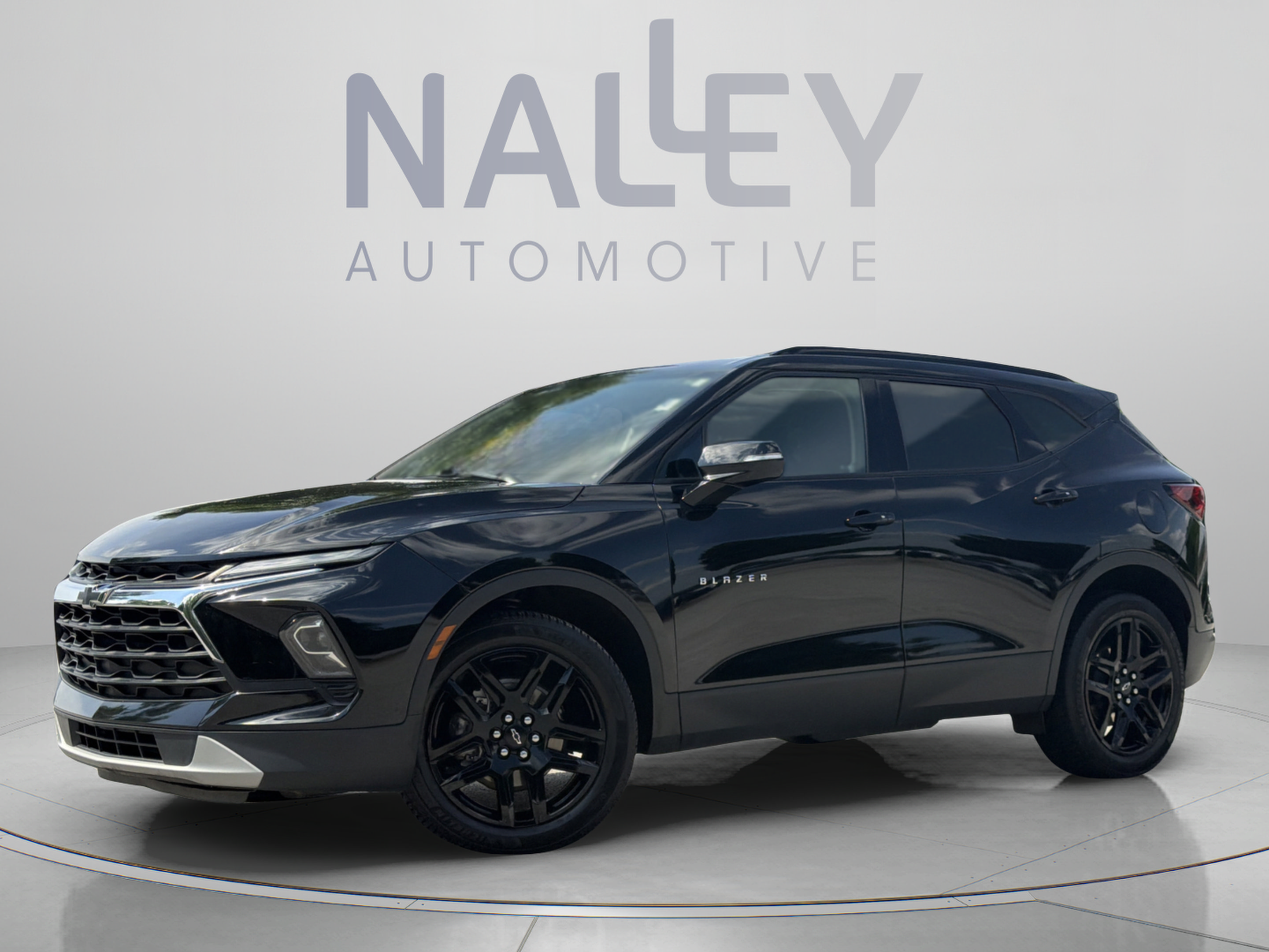 Used 2023 Chevrolet Blazer LT FWD image 1