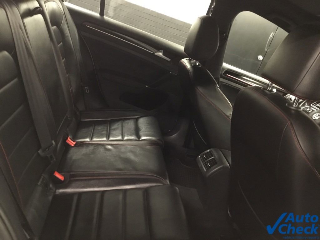 Used 2017 Volkswagen GTI SE image 31