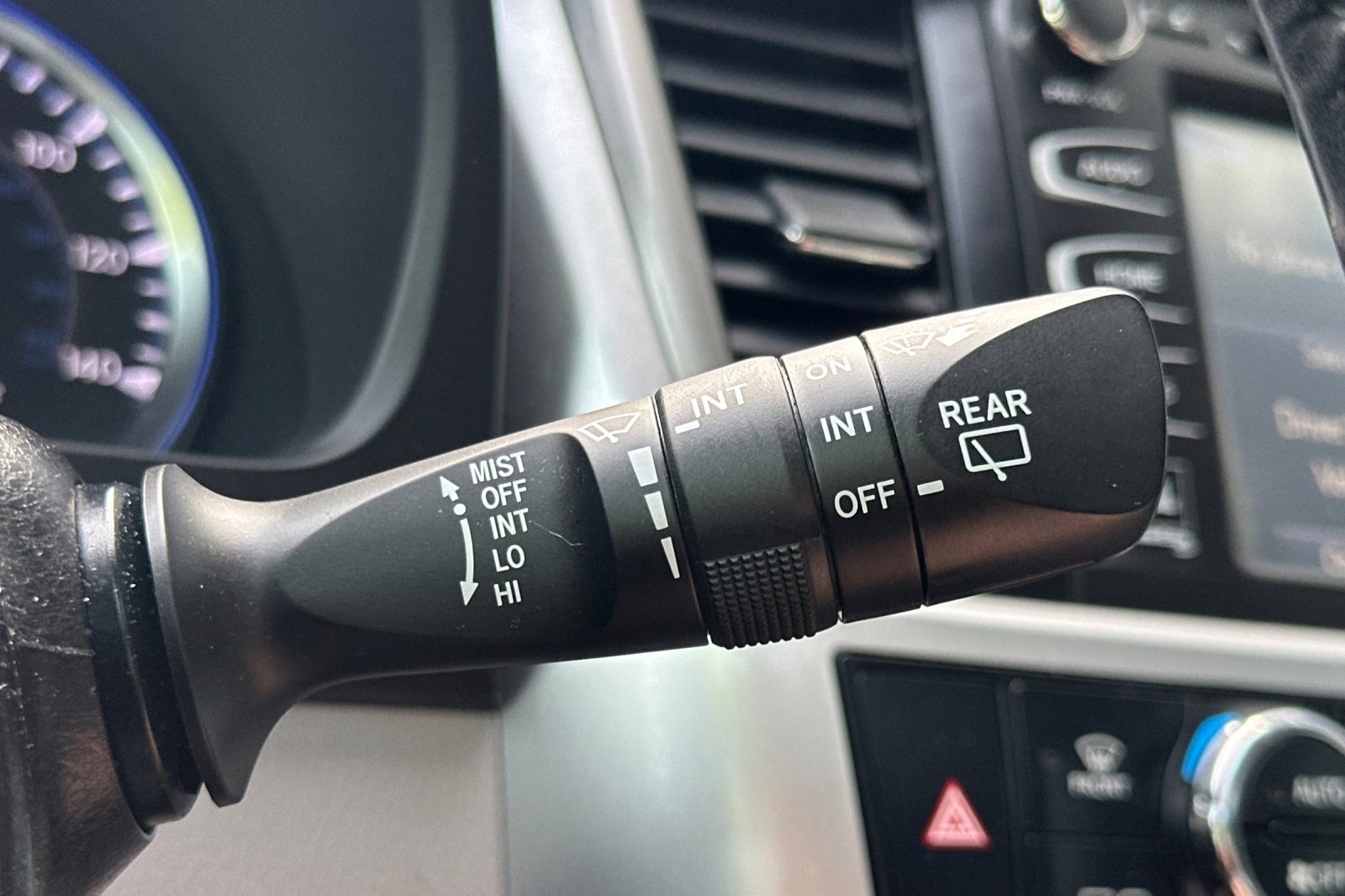 Used 2018 Toyota Highlander Limited image 34