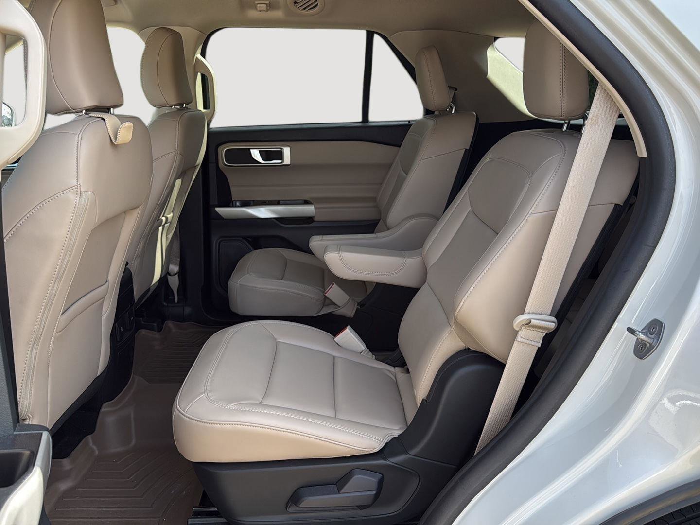 Used 2023 Ford Explorer XLT w/ Equipment Group 202A image 22