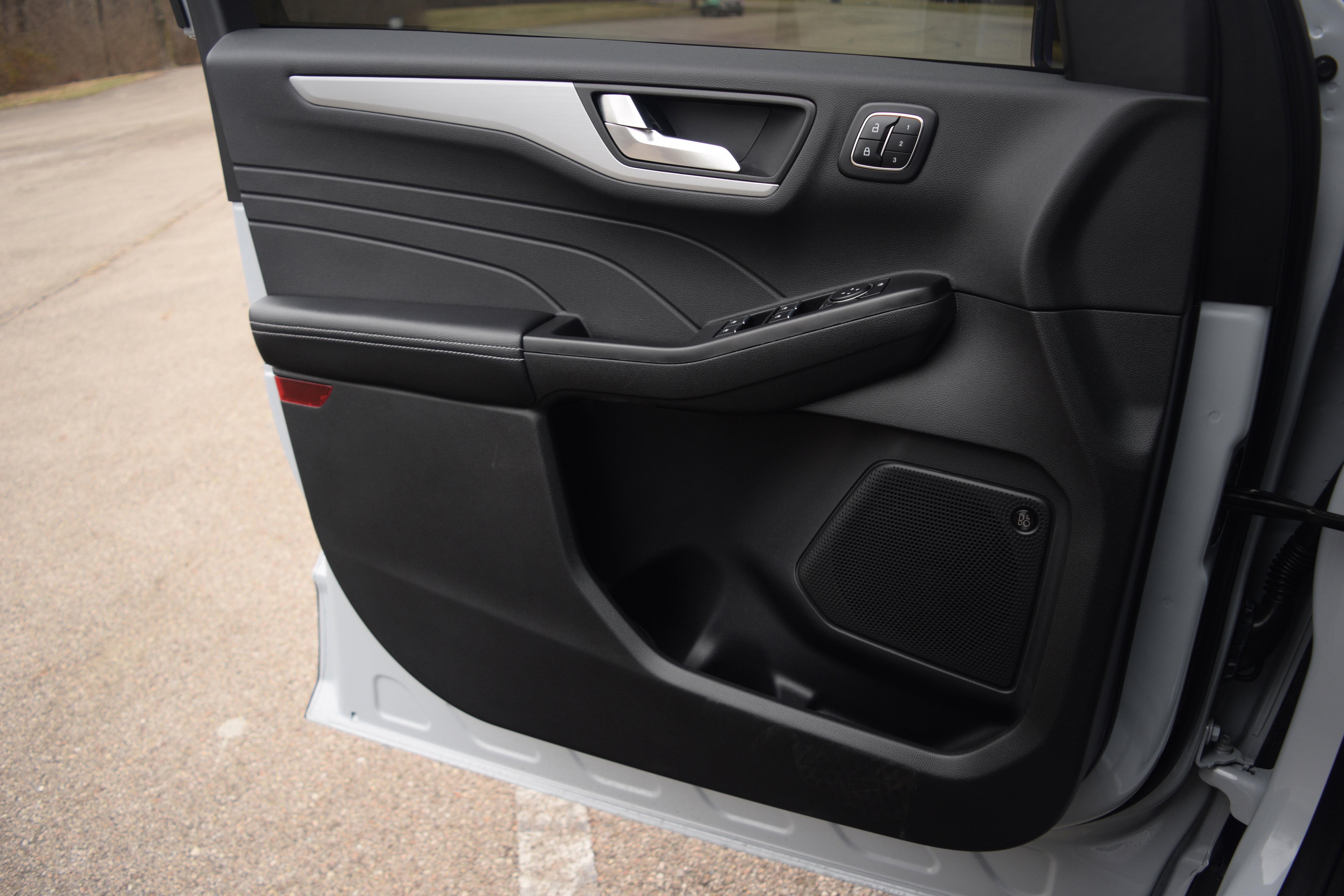 Used 2025 Ford Escape Platinum w/ Premium Technology Package image 18