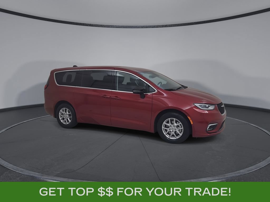 Used 2024 Chrysler Pacifica Touring-L FWD image 2