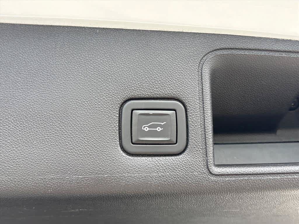 Used 2021 GMC Terrain SLT FWD image 30