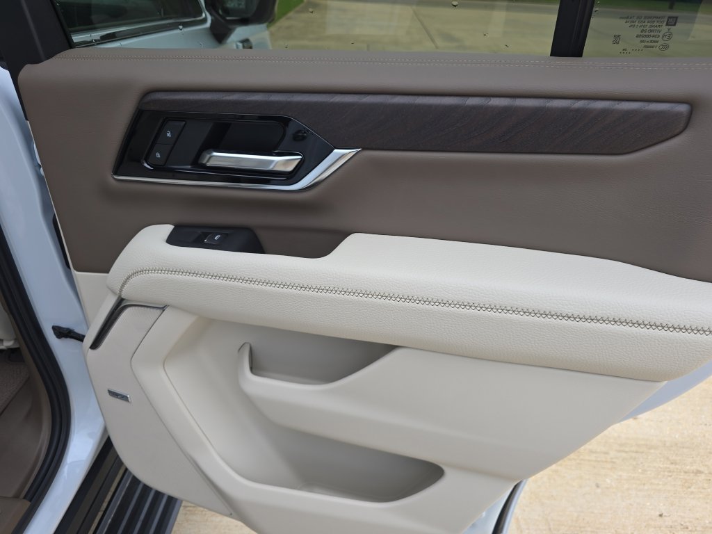 New 2026 GMC Yukon Denali w/ Denali Reserve Package RWD image 16