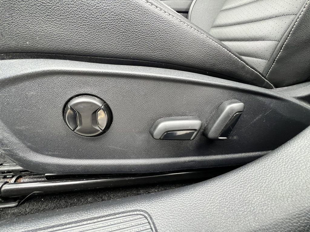 Used 2024 Volkswagen Jetta SE image 28