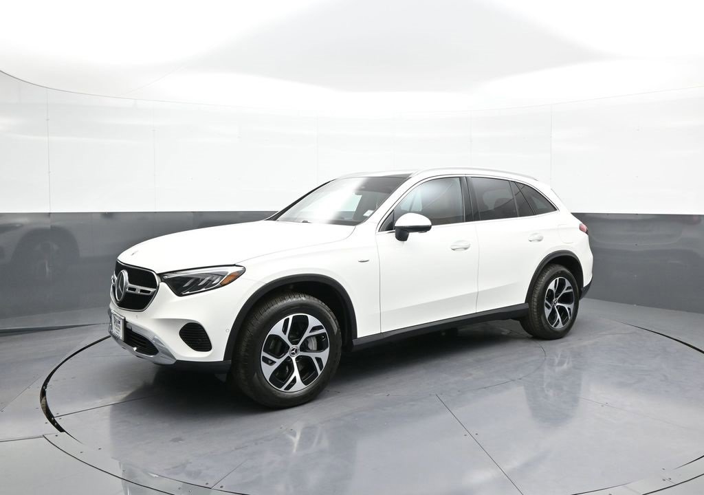 Used 2025 Mercedes-Benz GLC 350e 4MATIC image 10