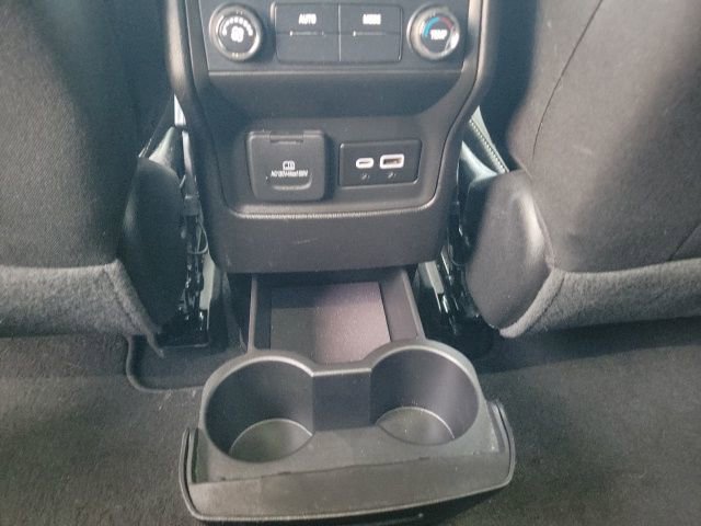 Used 2023 GMC Acadia SLE image 37