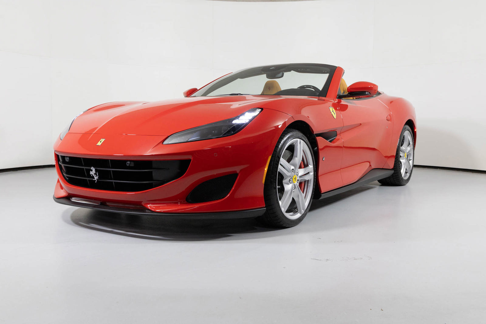 Used 2020 Ferrari Portofino image 22