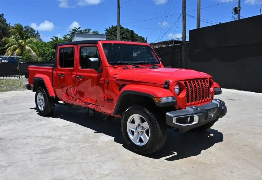 Used 2023 Jeep Gladiator Sport AWD/4WD image 2