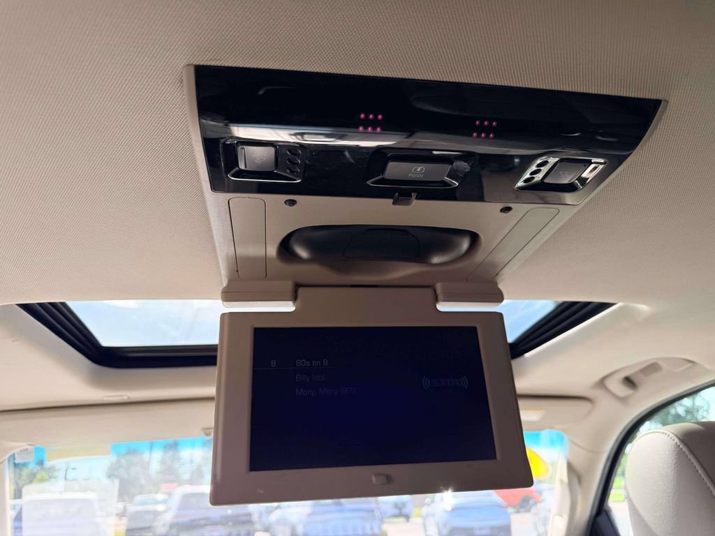 Used 2018 Cadillac Escalade Luxury AWD/4WD image 14