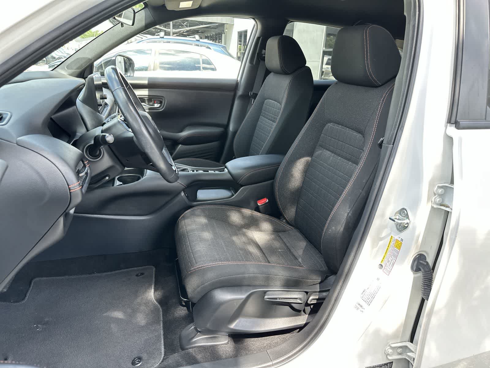 Used 2025 Honda HR-V Sport image 3