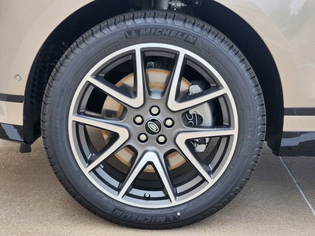 New 2026 Land Rover Range Rover Velar Dynamic SE image 7