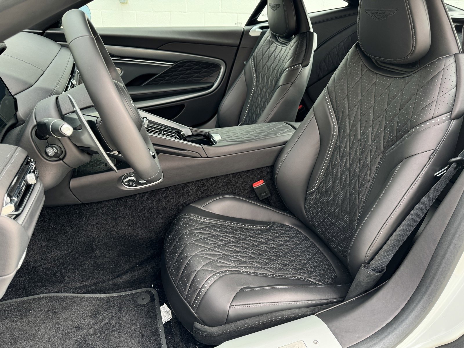 Used 2024 Aston Martin DB12 Coupe image 15