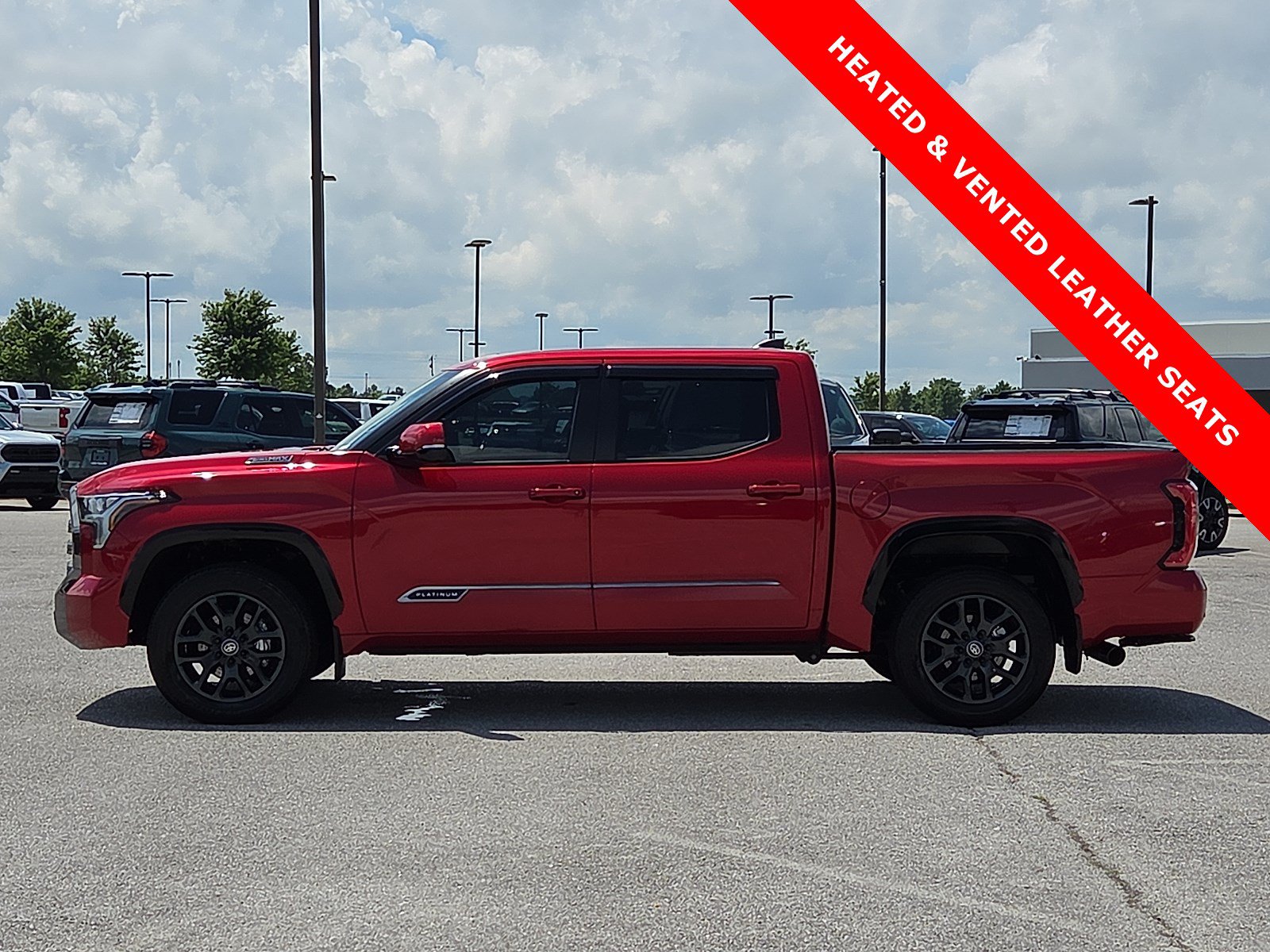 Used 2025 Toyota Tundra Platinum AWD/4WD image 3