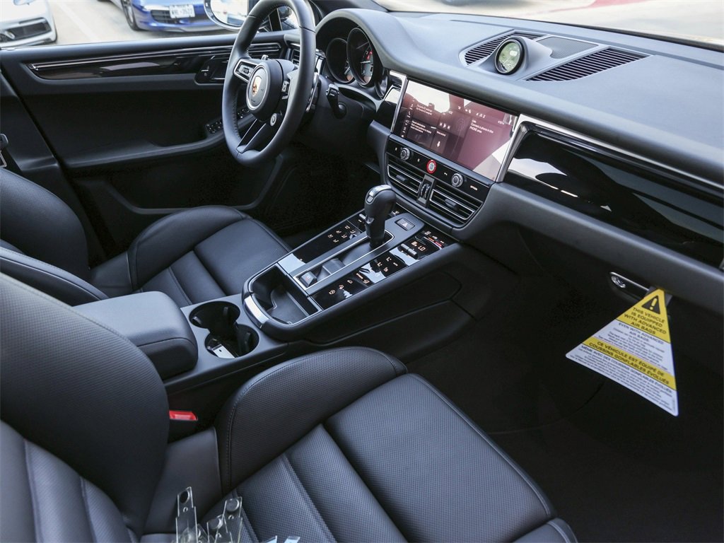 New 2026 Porsche Macan image 37
