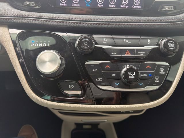 Used 2020 Chrysler Pacifica Limited FWD image 20