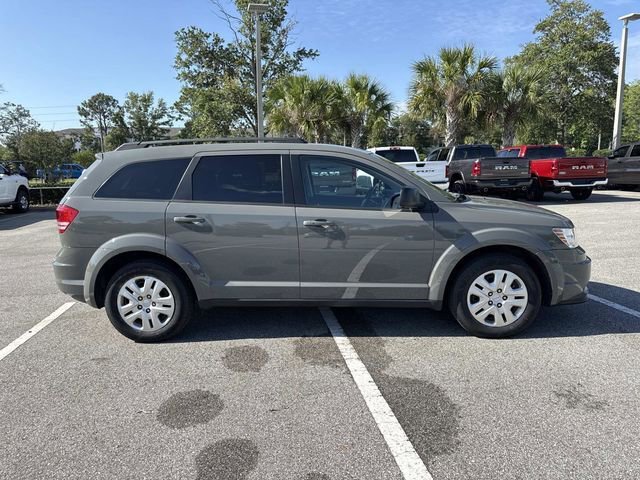 Used 2019 Dodge Journey SE FWD image 2