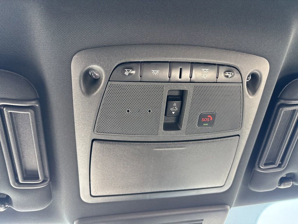 Used 2022 Nissan Armada SL w/ Midnight Edition Package image 21