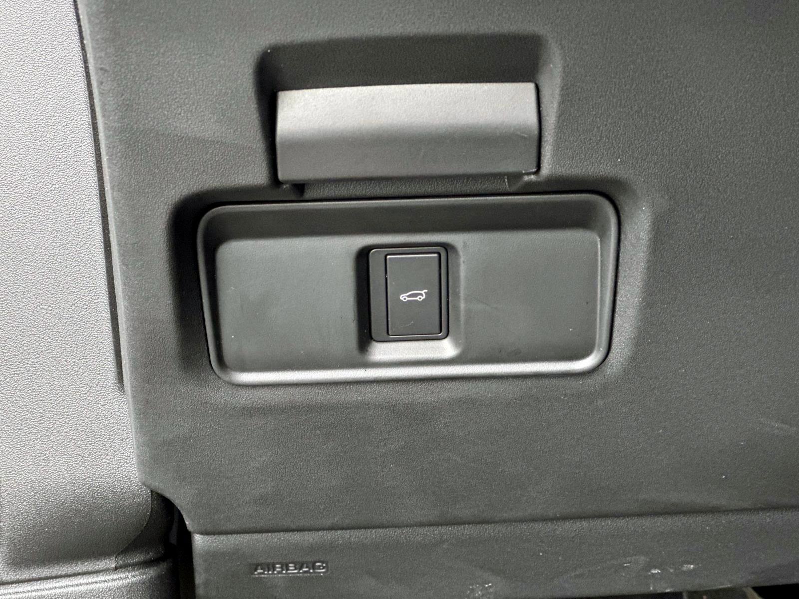 New 2025 Land Rover Discovery Sport Dynamic SE image 24