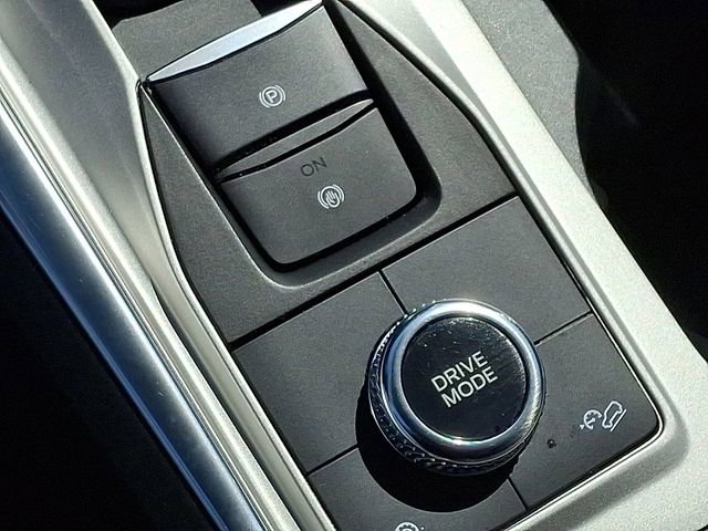 Used 2023 Ford Explorer XLT w/ Equipment Group 202A image 26