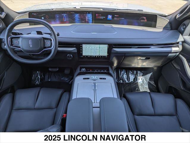 Used 2025 Lincoln Navigator Reserve w/ Jet Appearance Package image 20