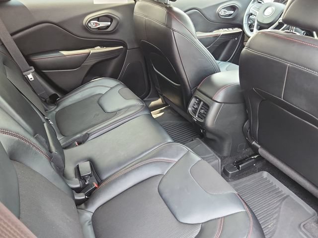 Used 2015 Jeep Cherokee Trailhawk w/ Cold Weather Group AWD/4WD image 18