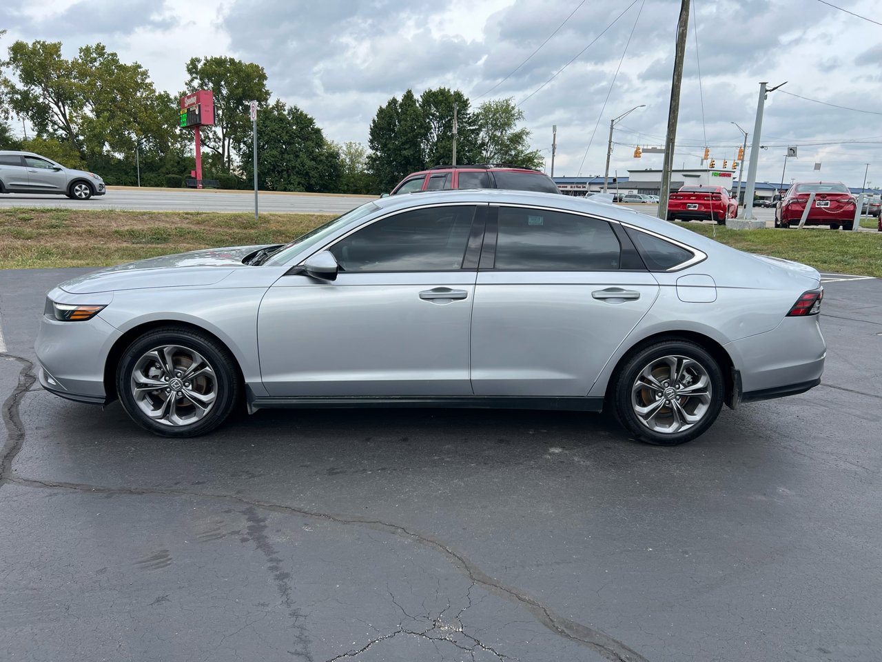 Used 2024 Honda Accord EX image 3