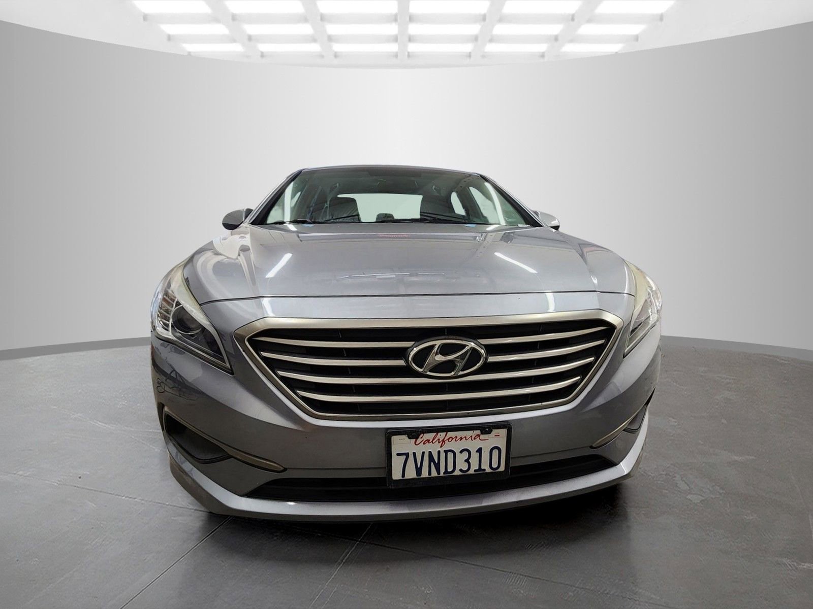 Used 2017 Hyundai Sonata SE image 2