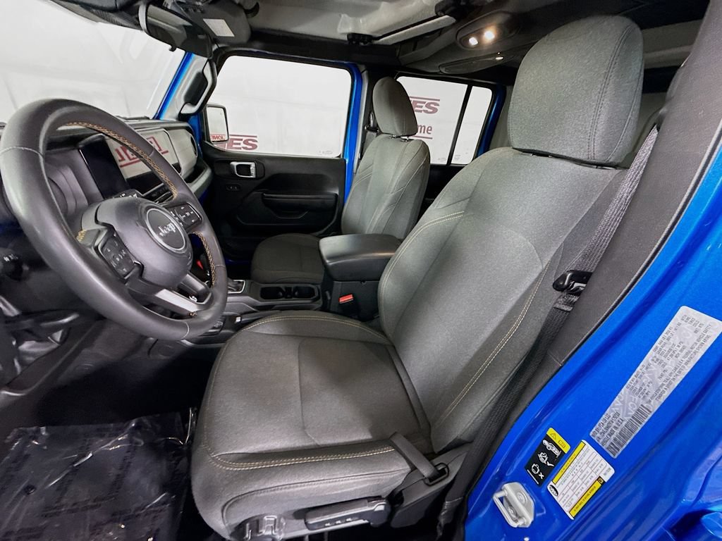 Used 2024 Jeep Wrangler Unlimited w/ Convenience Group AWD/4WD image 24