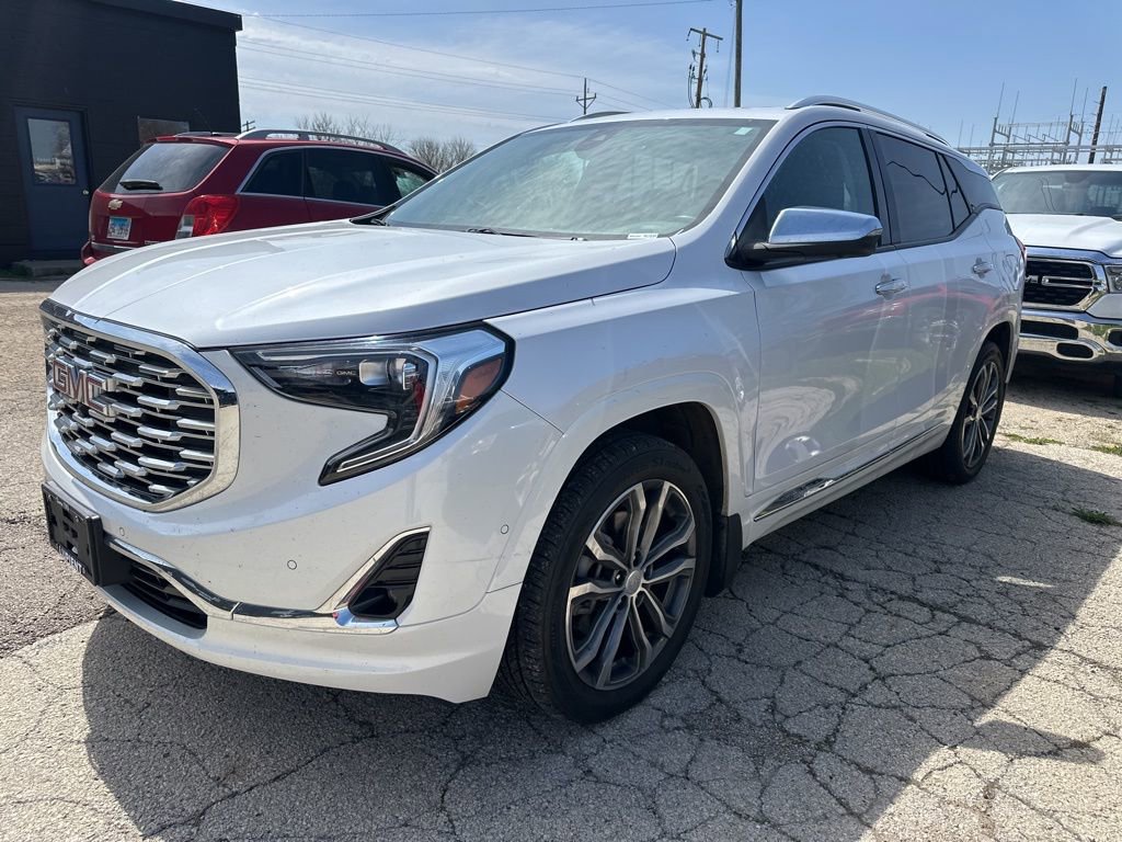 Used 2020 GMC Terrain Denali w/ Denali Premium Package AWD/4WD image 14