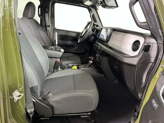 Used 2024 Jeep Wrangler Unlimited w/ Convenience Group AWD/4WD image 28