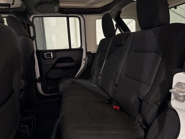 Used 2018 Jeep Wrangler Unlimited Sahara w/ Uconnect 4C Nav & Sound Group image 19