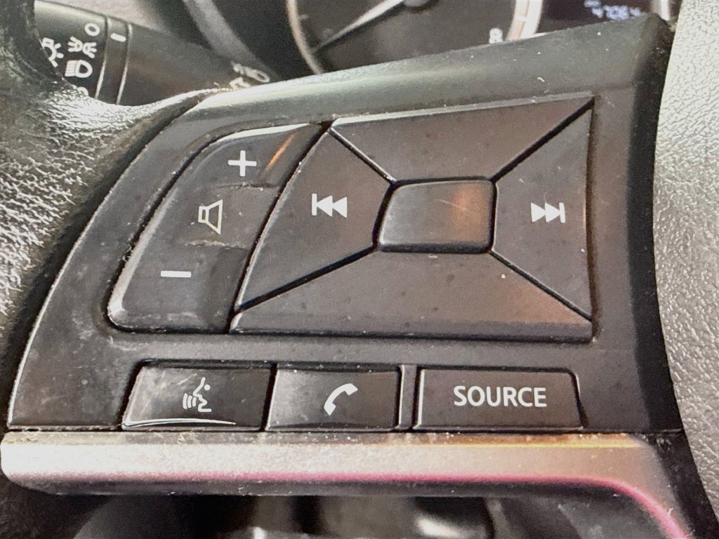 Used 2022 Nissan Versa S FWD image 13
