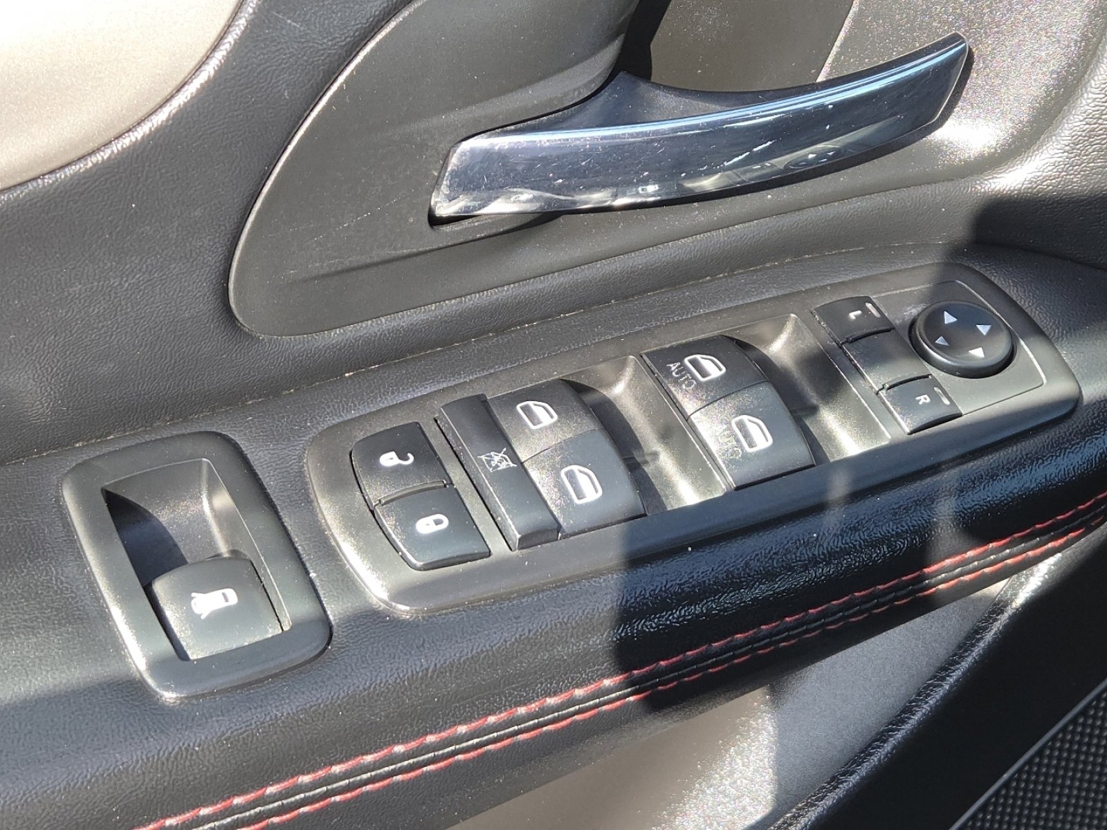 Used 2019 Dodge Grand Caravan GT image 25