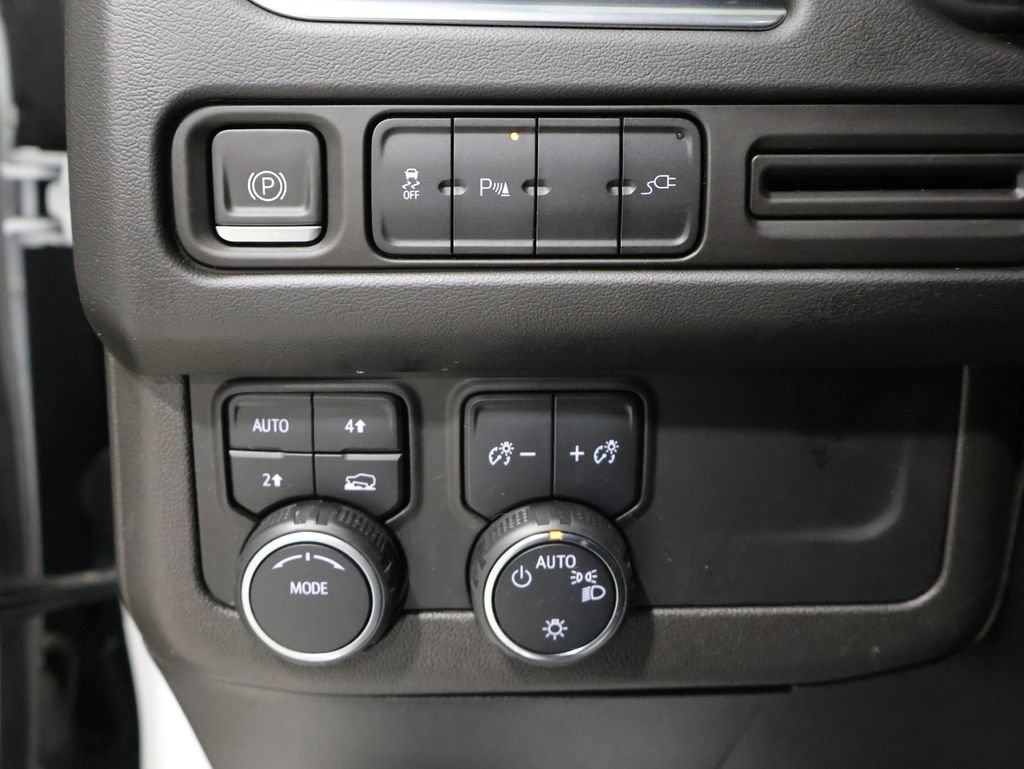 Used 2021 Chevrolet Suburban RST AWD/4WD image 38