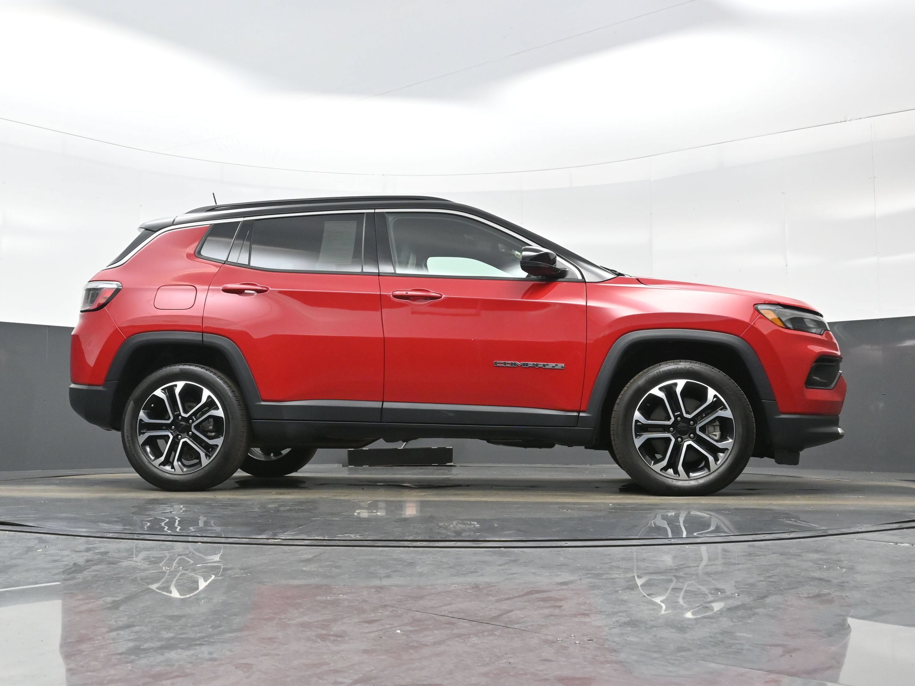 Used 2023 Jeep Compass Limited AWD/4WD image 33