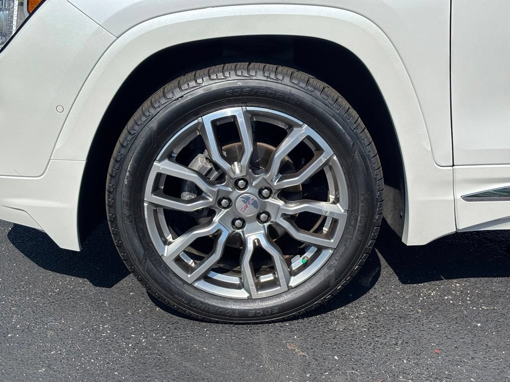 Used 2022 GMC Terrain Denali w/ Denali Premium Package AWD/4WD image 11